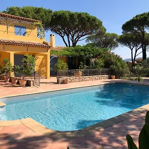 Maison d'hôtes Sous Les Pins Parasols, Vidauban